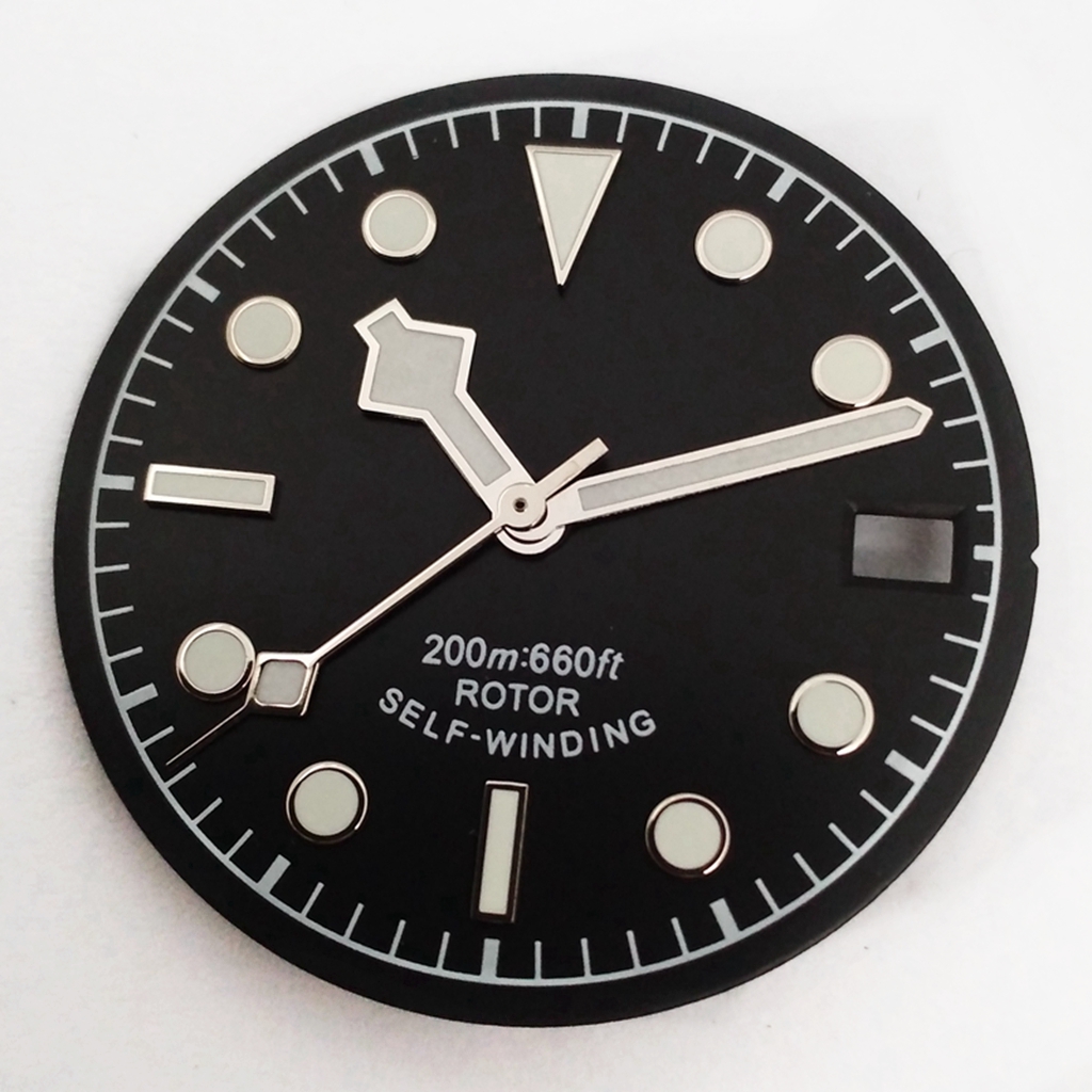 Lancette dell'orologio con qua - Luxury Watch With Green Dial recensione e prezzo